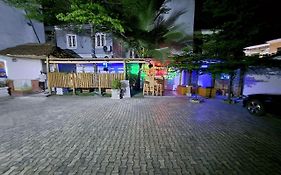 Taverna Lounge & Boutique Hotel